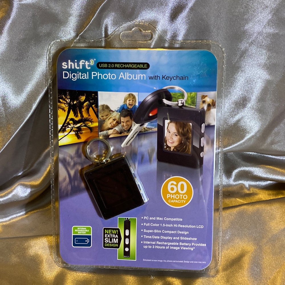 Shift digital photo album with keychain. NWOT.